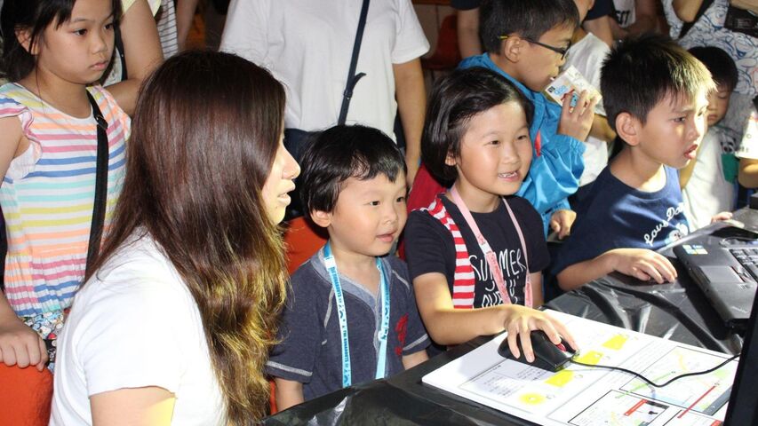 Engaging the public with fun astronomy knowledge